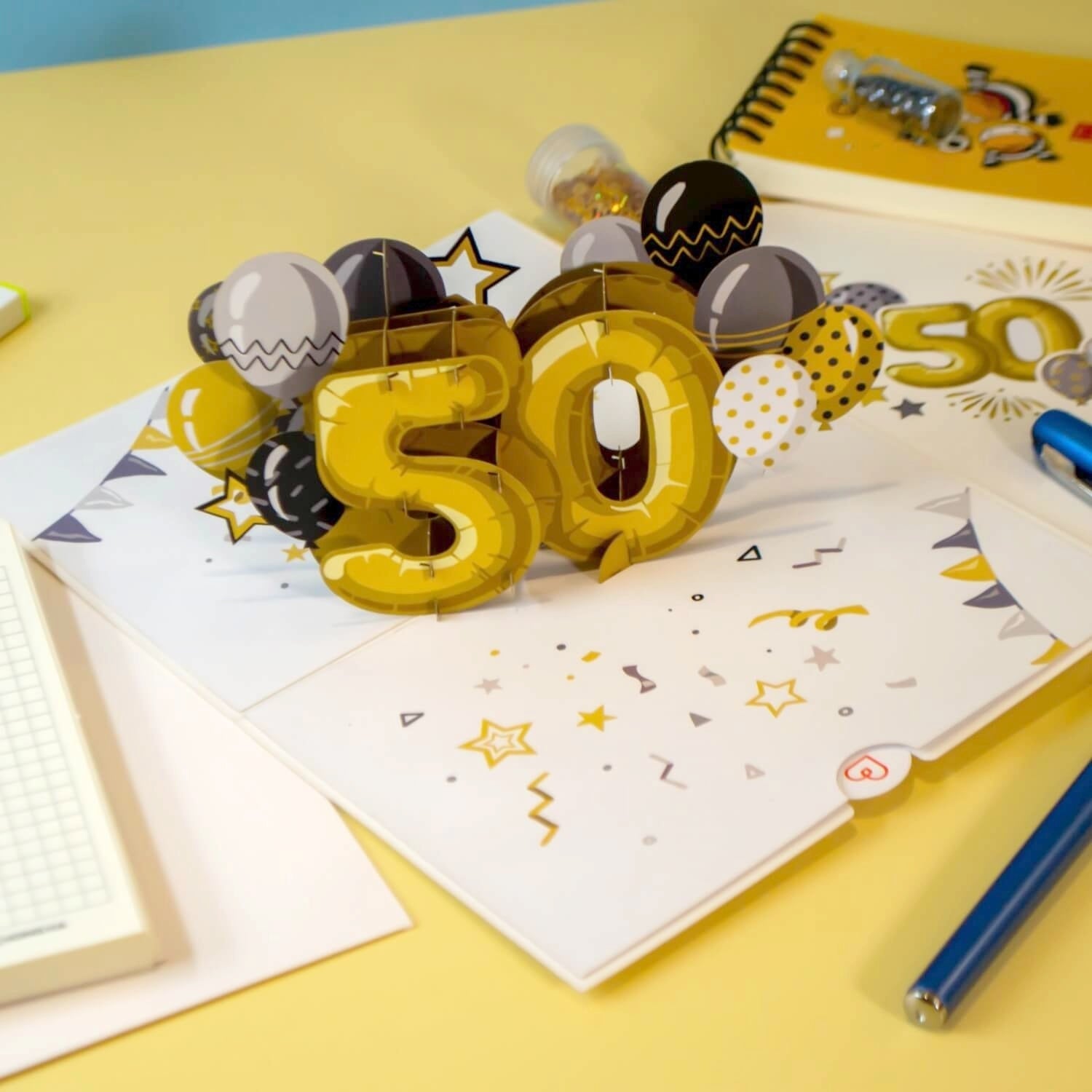 Biglietto pop-up per il cinquantesimo compleanno