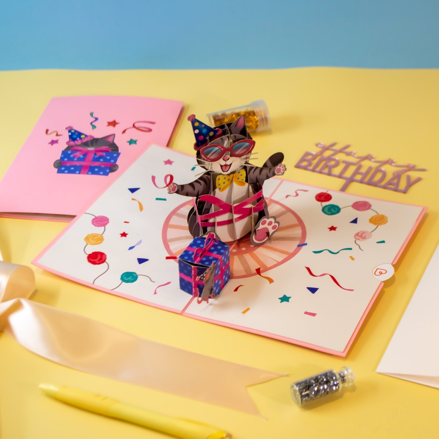 Biglietto pop-up per il compleanno di un gatto