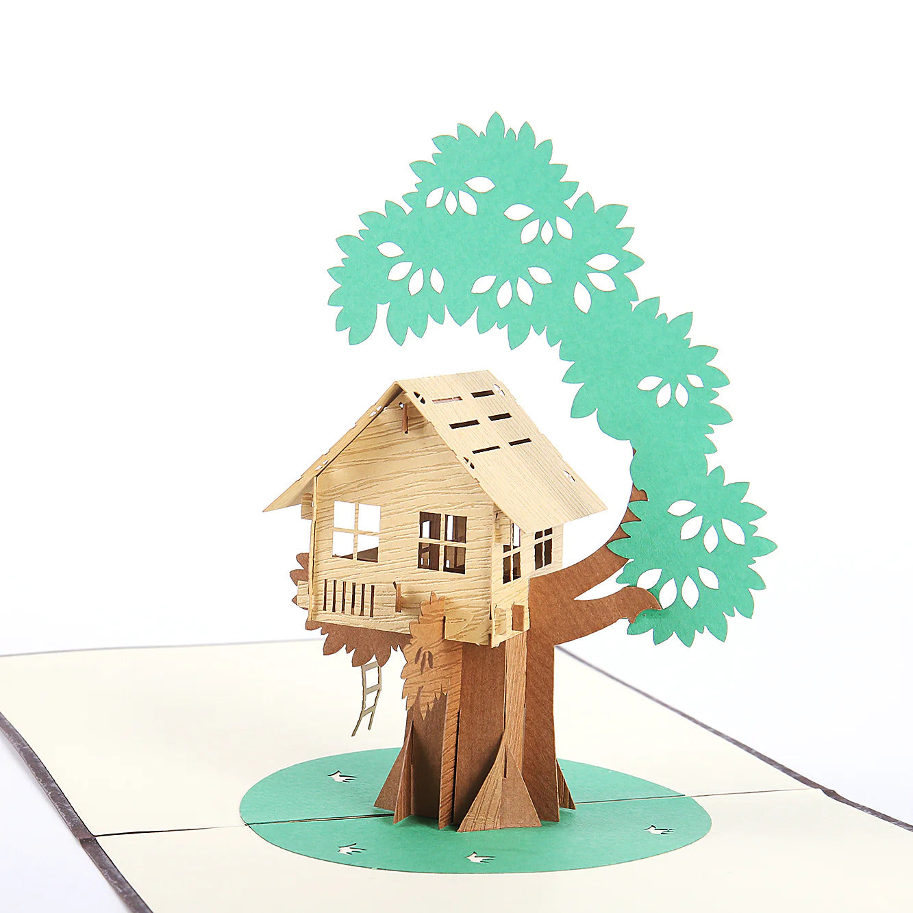 Biglietto pop-up con la casa sull'albero