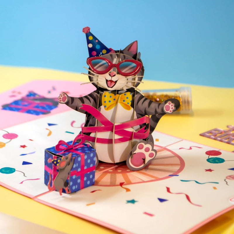 Biglietto pop-up per il compleanno di un gatto