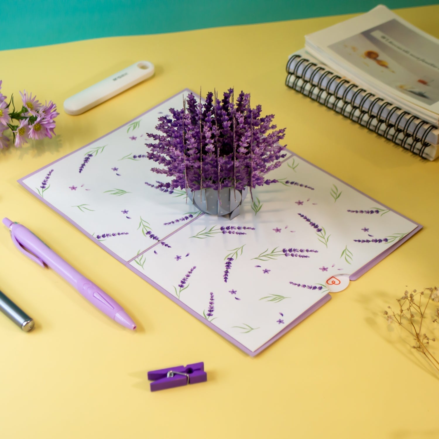 Biglietto pop-up color lavanda