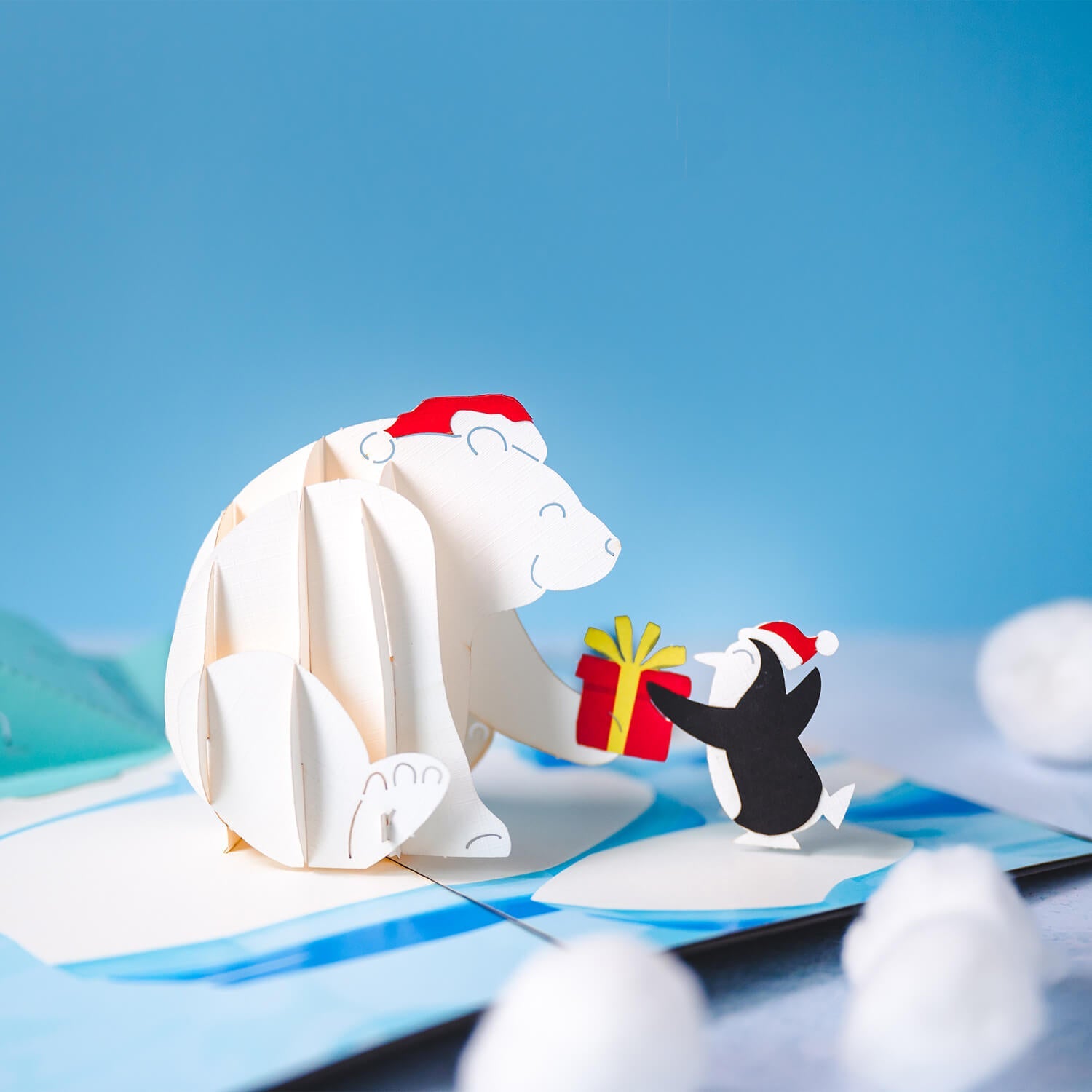 Biglietto pop-up con orso polare e pinguino