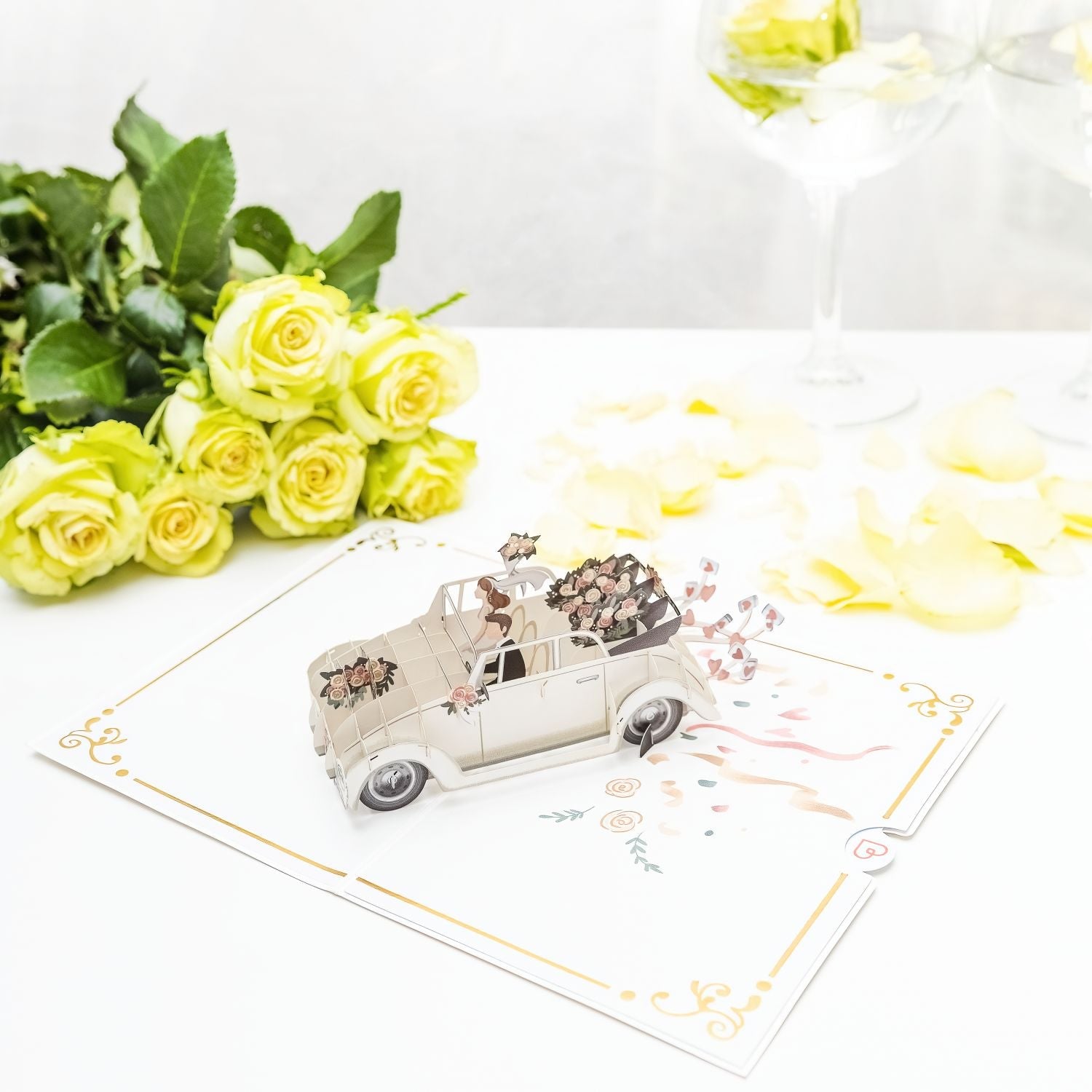Biglietto pop-up l'auto del matrimonio